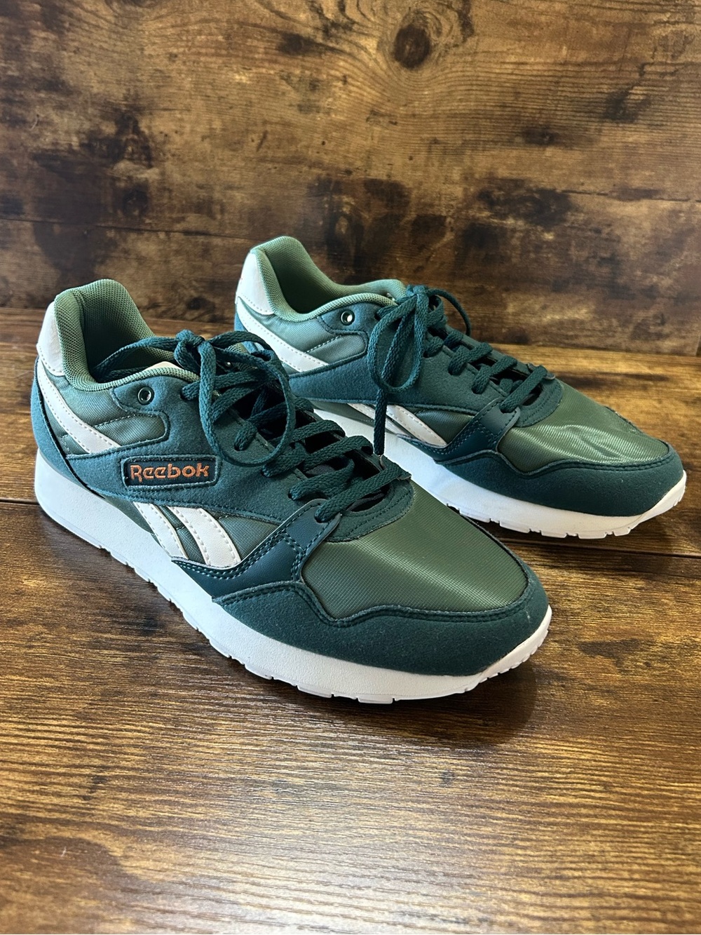 Reebok Men’s Ultraflash Running Sneaker Green and White Retro